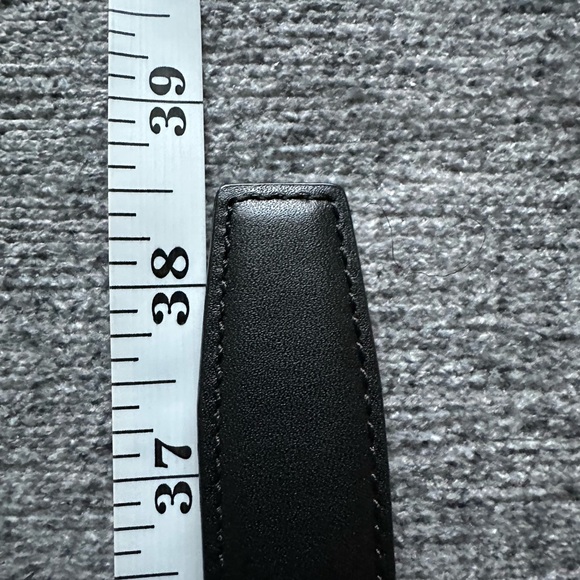 Authentic MEDIUM TRIOMPHE BELT IN TAURILLON LEATHER in excellent condition - Picture 9 of 11